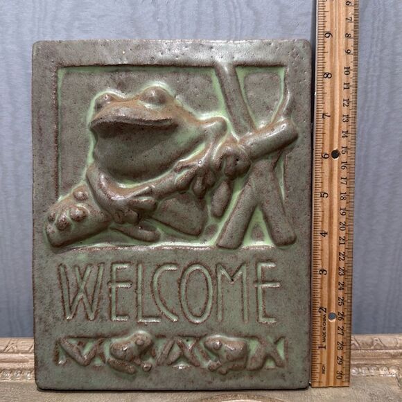 Janet Ontko Handmade Frog Clay Pottery Welcome Sign Tile Artist USA - Picture 2 of 6